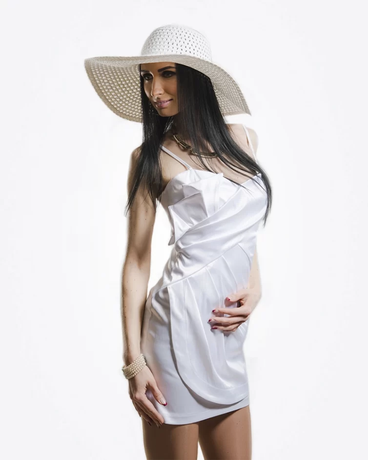لباس ابریشمی سفید